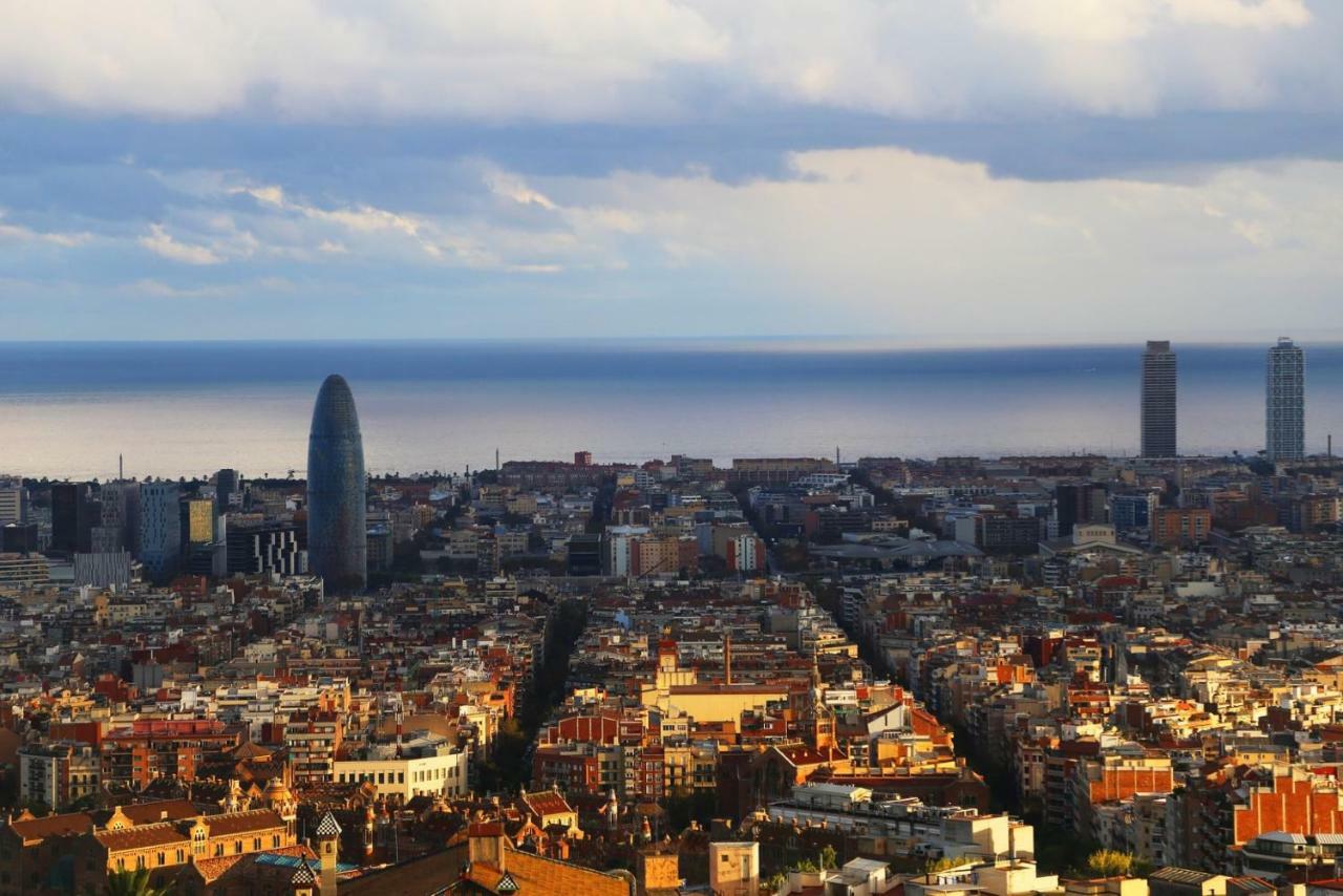 Hg City Suites Barcelona Apartments Exterior photo